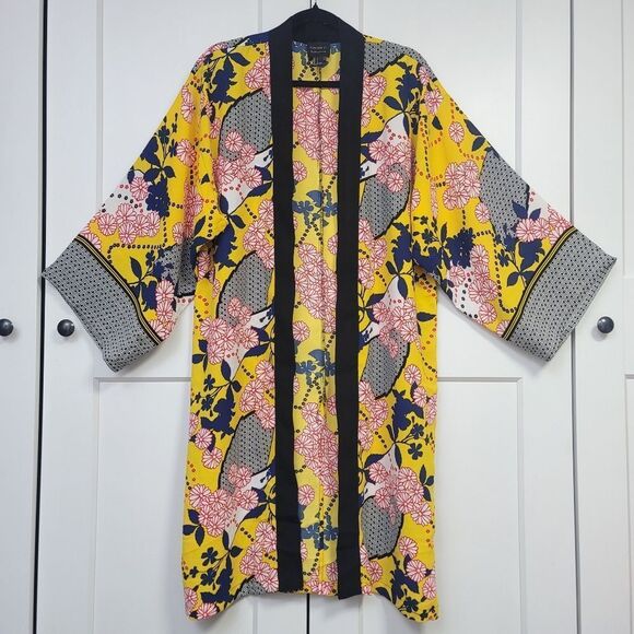 Forever 21 Contemporary Yellow and Black Floral Kimono Robe,  Small - Picture 3 of 9